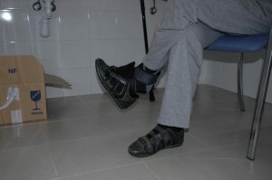 Vestido paciente hemipléjico. Miembro inferior