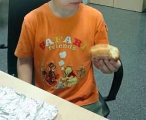 ¿Cómo introducir de alimentos nuevos en la dieta de un niño con autismo?