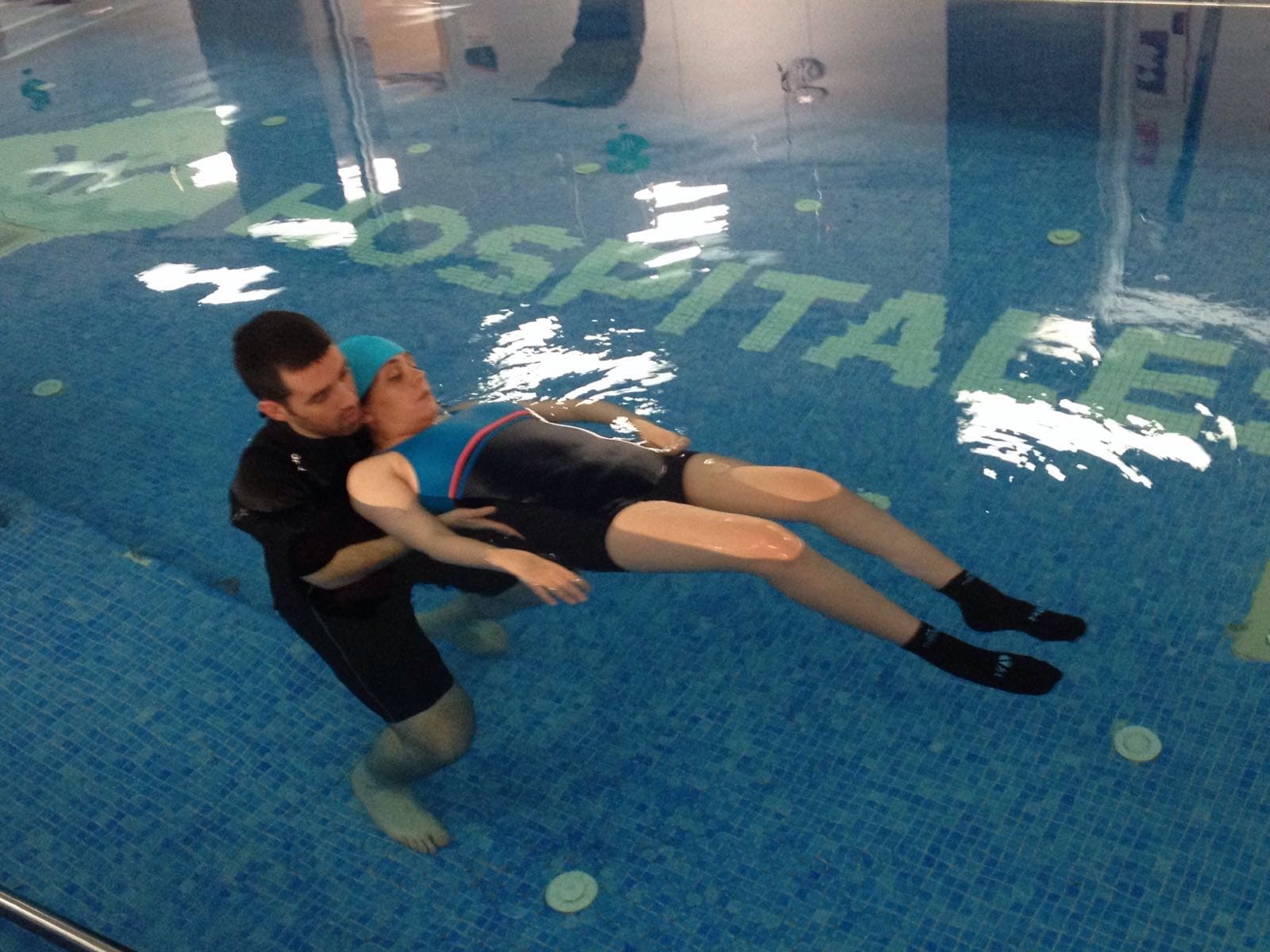 Técnicas de natación para trabajar coordinación y fuerza del paciente hemipléjico