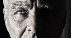 En ocasiones la ceguera cortical puede estar acompañada de anosognosia o síndrome de Anton, la persona niega estar ciega