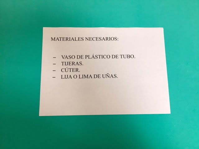 Materiales necesarios para realizar un vaso de plástico adaptado