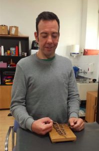 Toño, paciente del centro de Daño Cerebral vithas Valencia al Mar nos cuenta cómo ha recuperado su libertad, tras sufrir un ictus, gracias a la terapia ocupacional