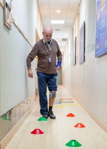 Rehabilitación de la marcha de un paciente con hemiplejia en Irenea