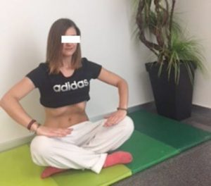 Gimanasia Abdominal Hipopresiva. posturas determinadas y en esas posiciones realizar unos ejercicios respiratorios concretos