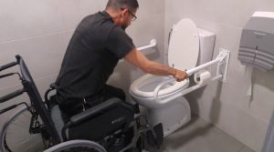 La incontinencia urinaria es la pérdida involuntaria de orina producida en momentos y lugares no adecuados