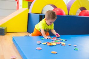 Información sobre programas de intervención para pacientes con Trastorno del Espectro Autista desarrollados por el Instituto de Rehabilitación Neurológica