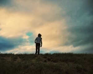 El diagnóstico del TEA se hace observando la conducta del niño/a, historiando su desarrollo y aplicando una batería de pruebas médicas y psicológicas