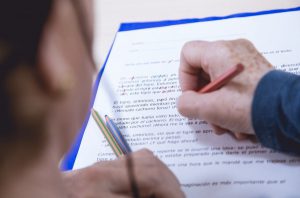 La memoria de trabajo es un sistema complejo que participa, potencia y permite que otro tipo de procesos puedan ser ejecutados de forma correcta, por ejemplo leer