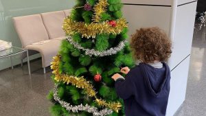 familia de niños y niñas con autismo en Navidad