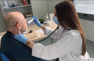 La broncoaspiración es una de las consecuencias más importantes de las personas con disfagia