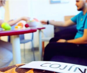 Sesión de logopedia en irenea en Vithas Sevilla