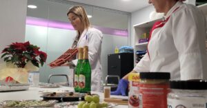 Aula salud de nuestra nutricionista con los pacientes con disfagia e Irenea en el hospital Vithas Valencia Consuelo