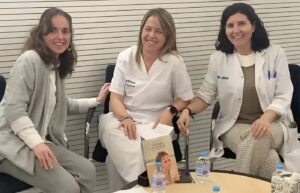 Presentación del libro Volver a Nacer, escrito por nuestra paciente de Irenea en Vithas Valencia Consuelo, María Sebastia