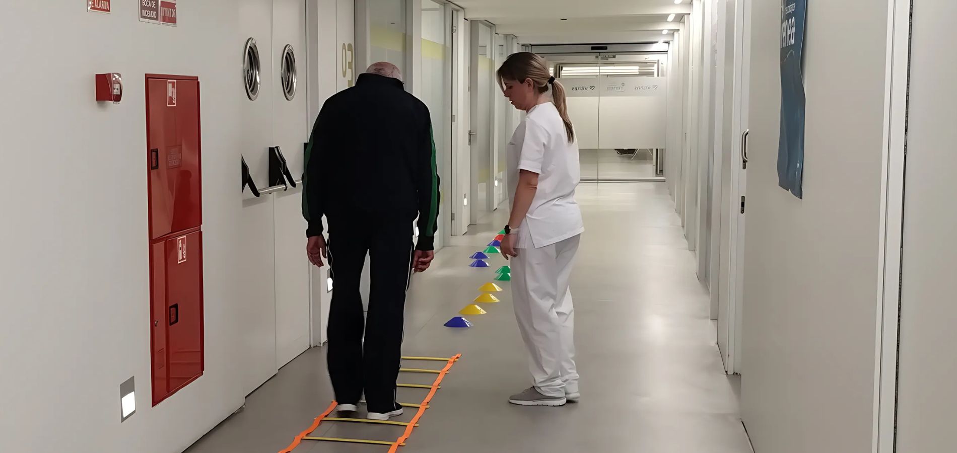 Sesión de neurorrehabilitación de uno de los pacientes con esclerosis múltiple de nuestro centro de Irenea en Vithas Valencia Consuelo